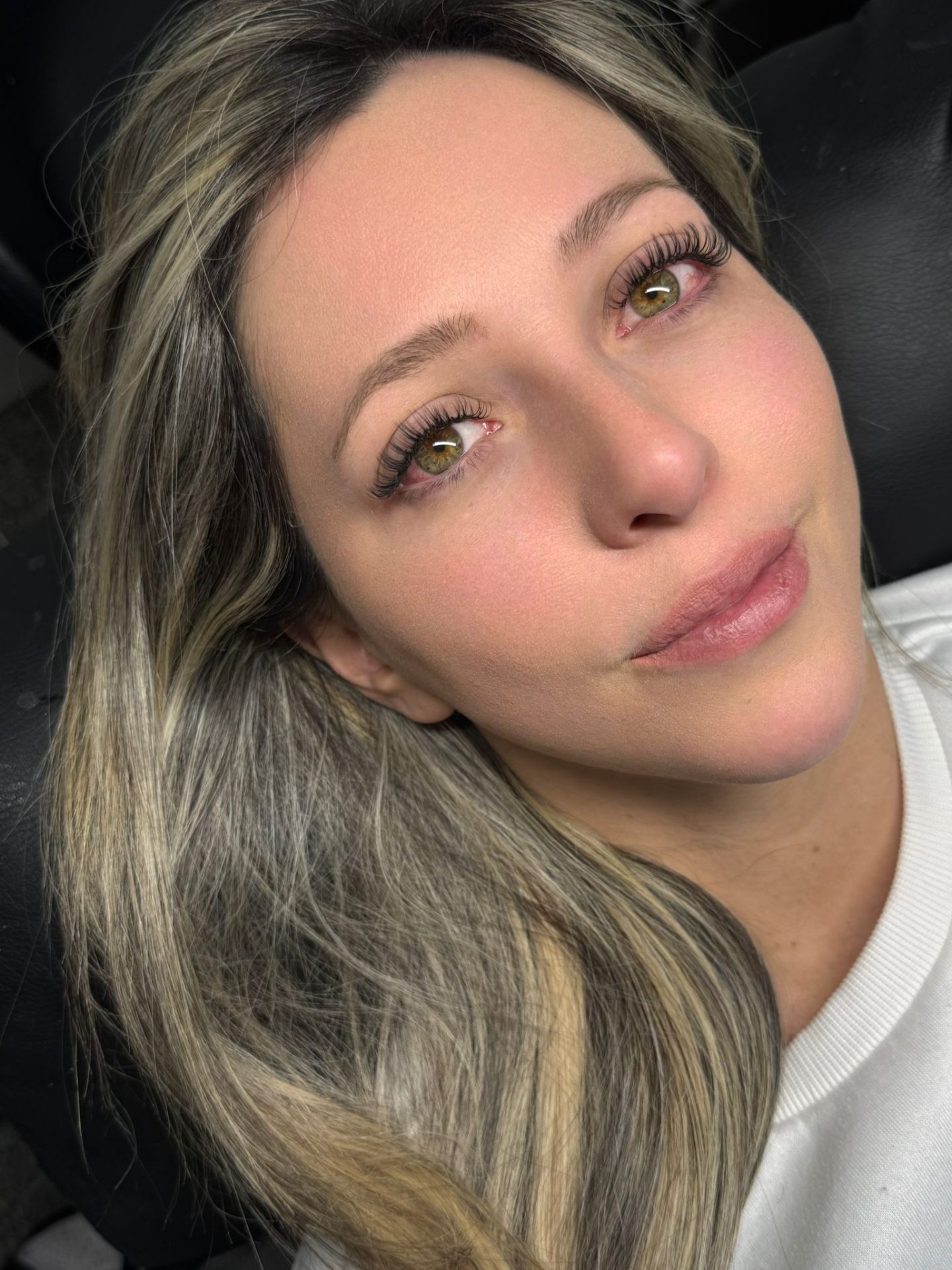 Sister's Lashes Studio client — Russian Volume
